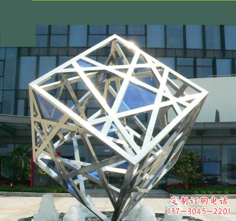 南京不锈钢镂空魔方雕塑艺术与智慧的完美结合