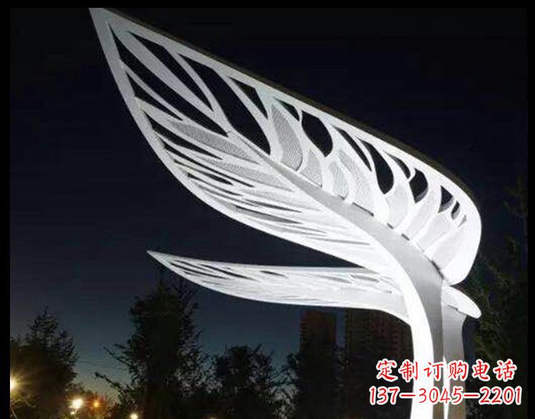 南京不锈钢镂空树叶雕塑点缀景观