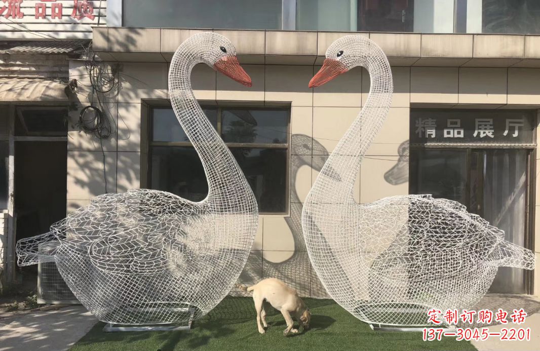 南京不锈钢镂空天鹅雕塑户外摆件