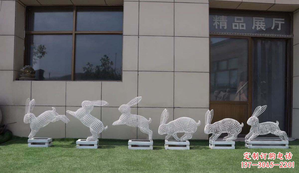 南京不锈钢镂空兔子雕塑精美而又可爱