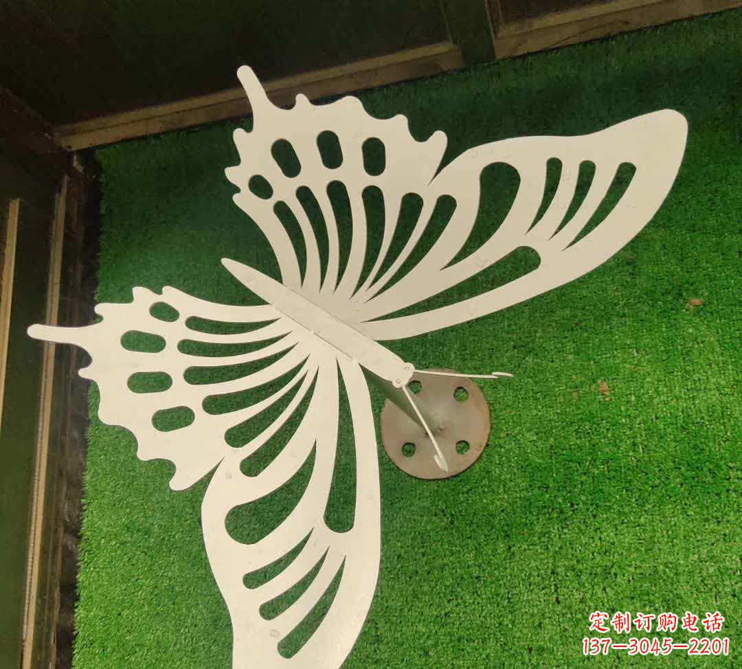 南京不锈钢镂空蝴蝶雕塑灵动翩跹