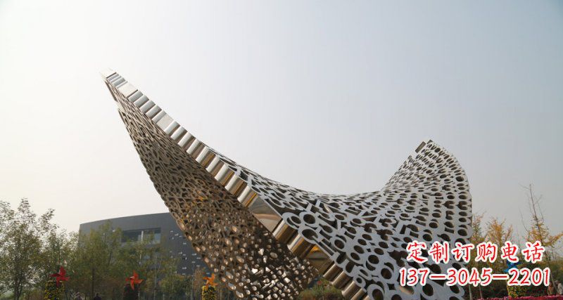 南京不锈钢字母雕塑——点缀美丽的空间