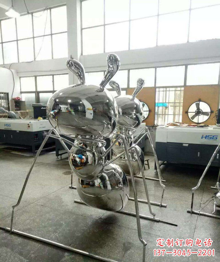 南京不锈钢蚂蚁步行街景观雕塑——融合现代科技与自然之美