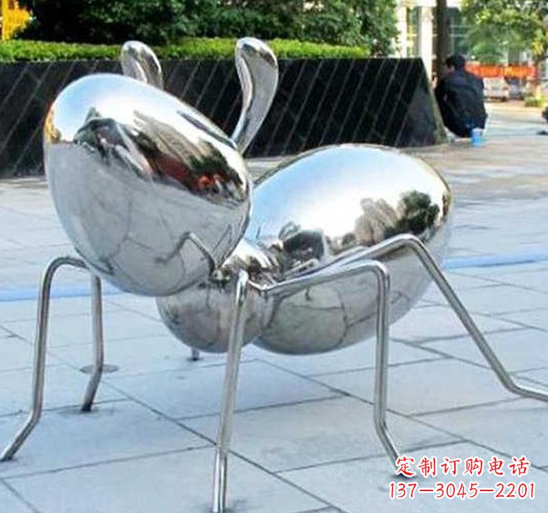 南京不锈钢蚂蚁雕塑一座象征努力的艺术作品