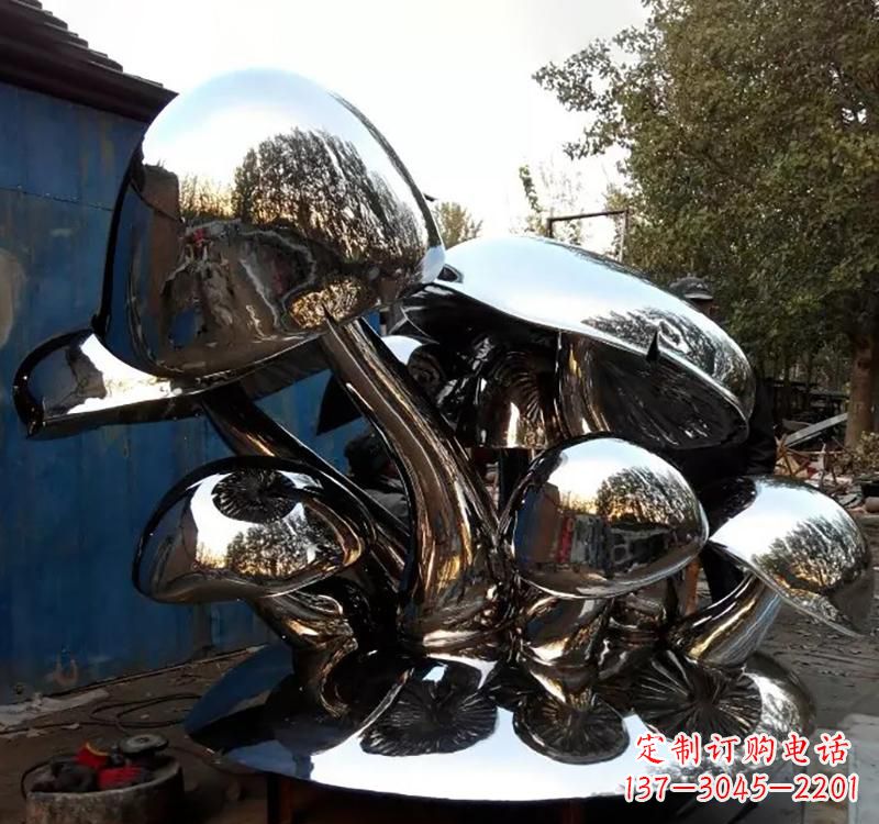 南京不锈钢蘑菇雕塑给空间增添活力