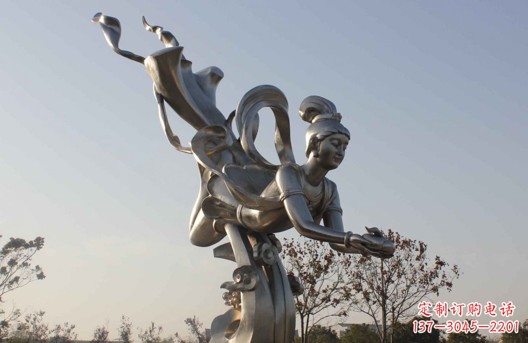 南京蟠桃祈福精美不锈钢雕塑