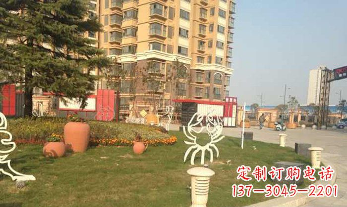 南京不锈钢螃蟹雕塑精致美观的艺术之作