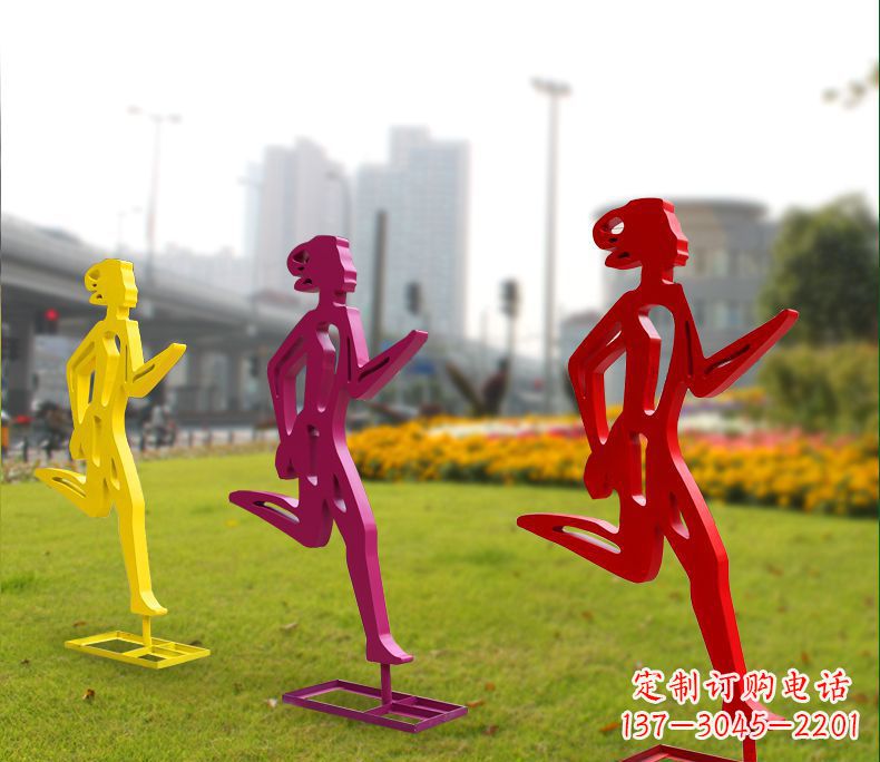 南京勇敢奔跑的女性雕塑