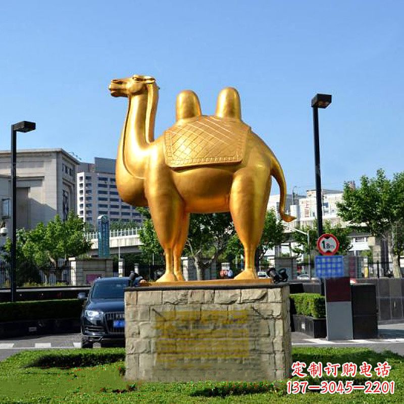 南京不锈钢骆驼雕塑点缀城市绿化