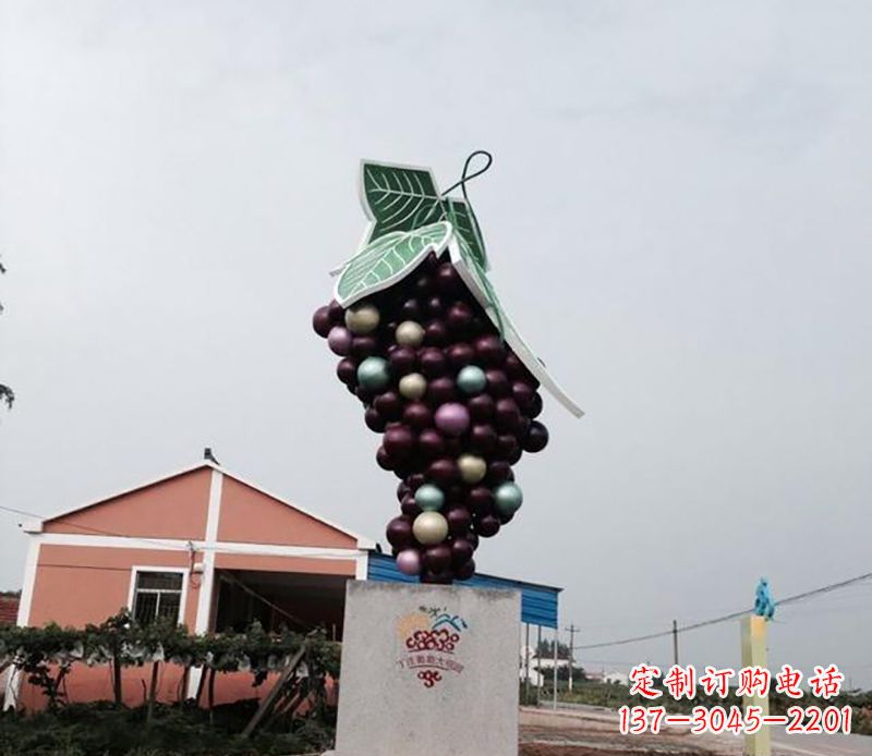 南京精美绝伦的不锈钢葡萄雕塑