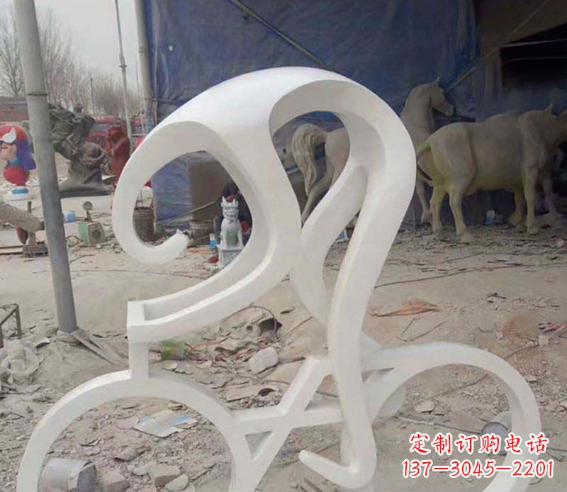 南京不锈钢自行车雕塑——景观的点缀