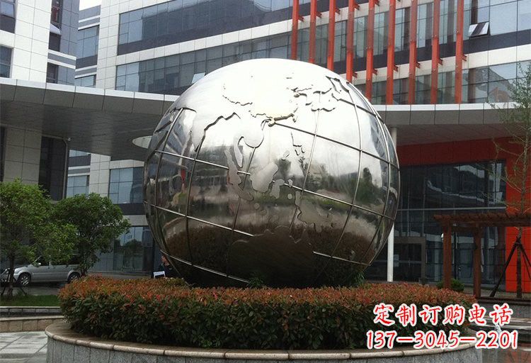 南京不锈钢地球雕塑传递环保意识