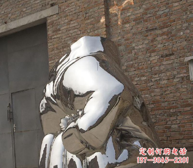 南京不锈钢拳头雕塑