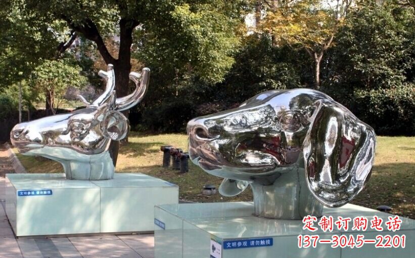 南京十二生肖头像景观雕塑