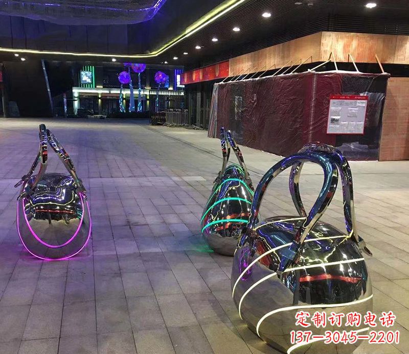 南京不锈钢手提包雕塑