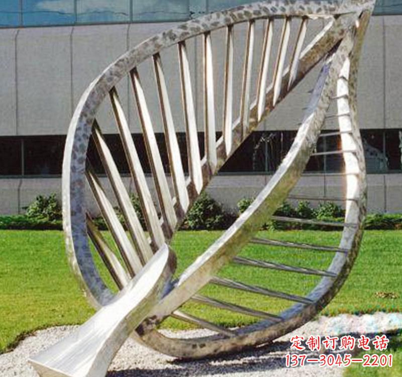 南京不锈钢树叶镂空景观雕塑精美而古朴