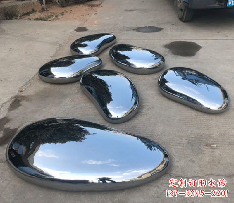 南京水滴雕塑——不锈钢的精美之作