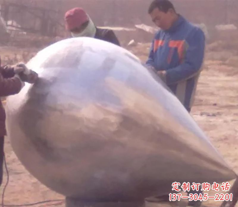 南京不锈钢水滴雕塑精致美丽的艺术品