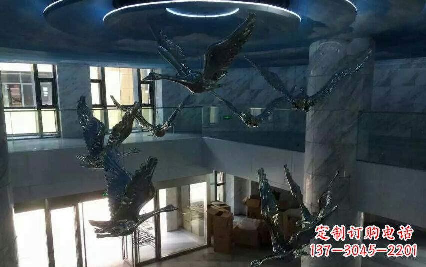 南京不锈钢天鹅室内景观雕塑