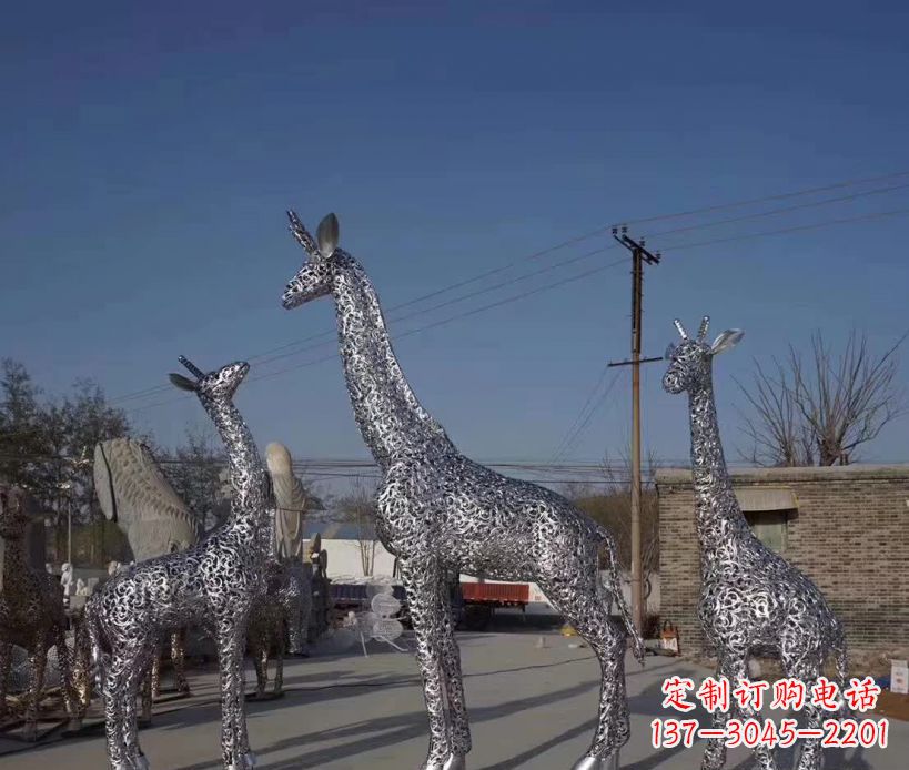 南京不锈钢镂空雕塑长颈鹿