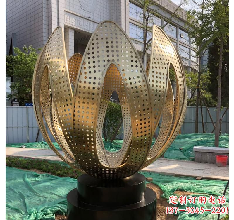 南京不锈钢拱门雕塑以艺术之美装点园林
