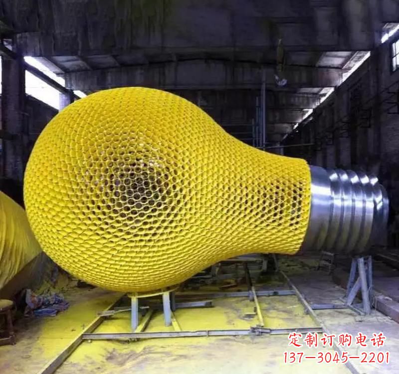南京不锈钢园林创意灯泡雕塑