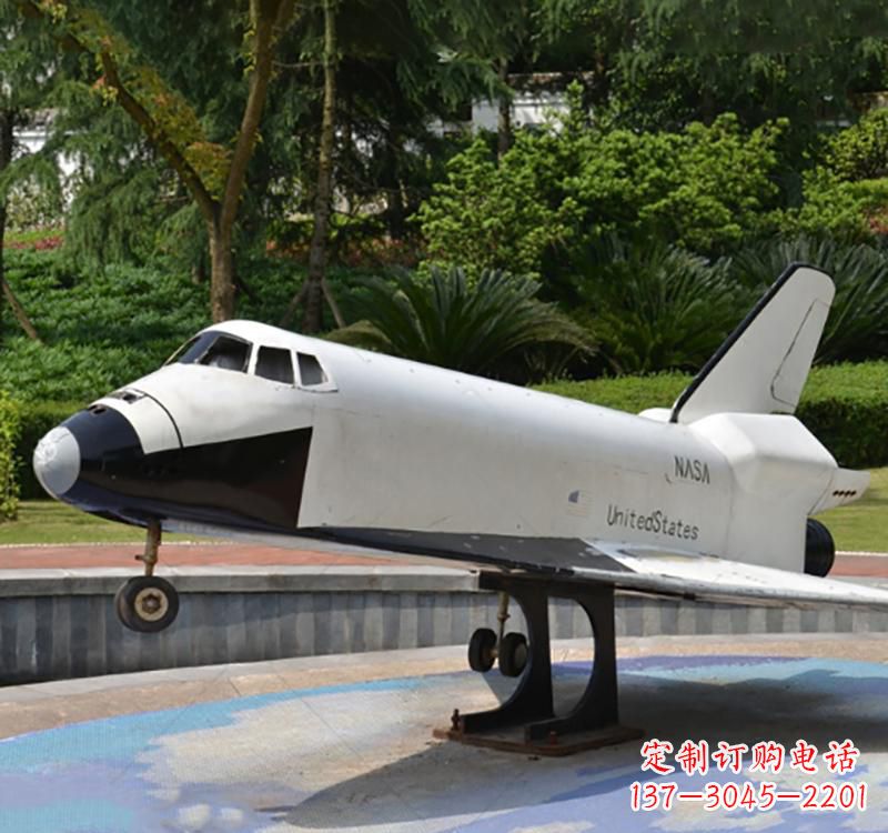 南京不锈钢飞机雕塑给空中增添梦幻氛围