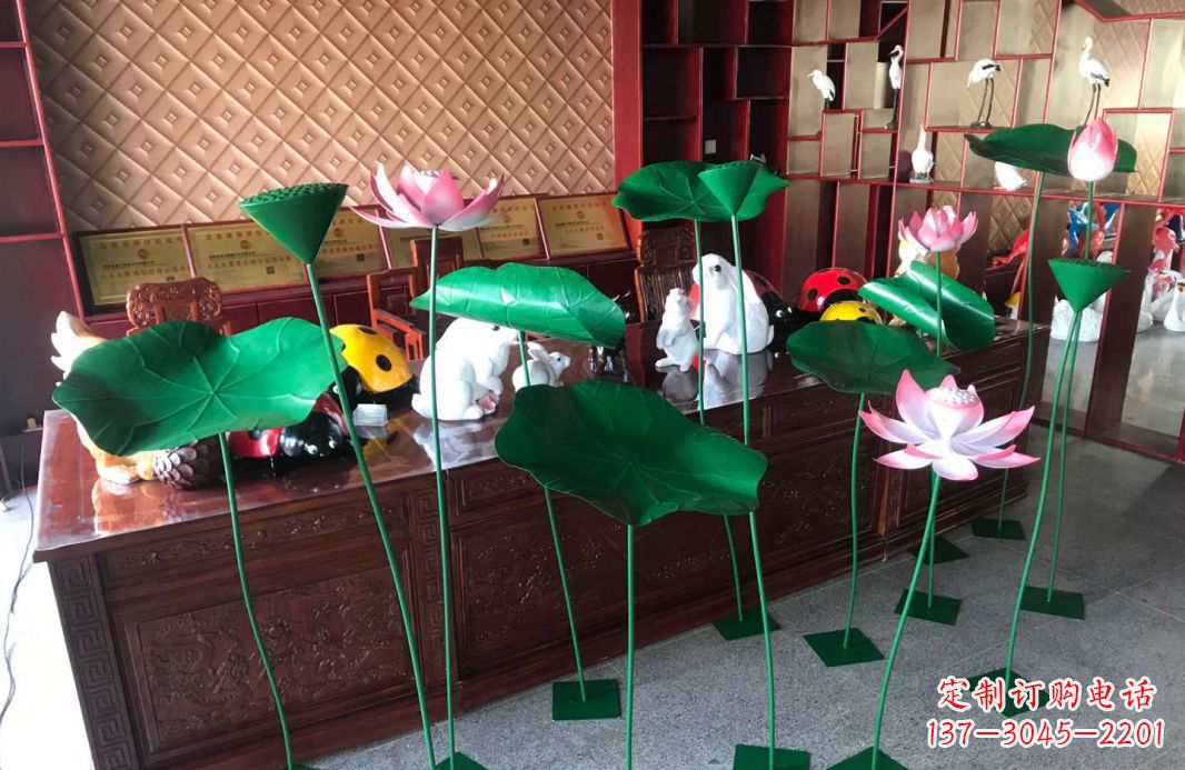 南京精美不锈钢荷叶雕塑
