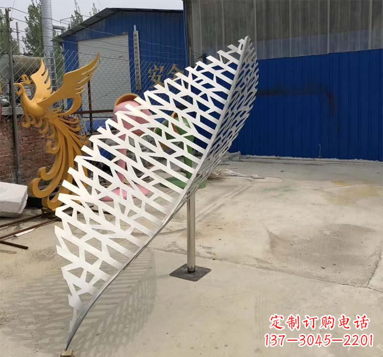 南京不锈钢园林树叶雕塑