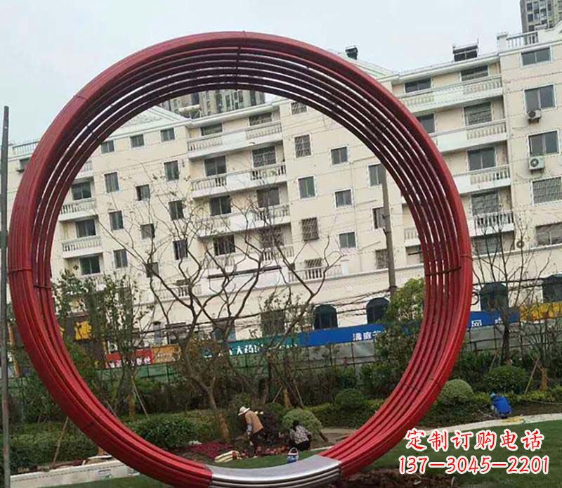 南京不锈钢圆环雕塑精致而经久耐用