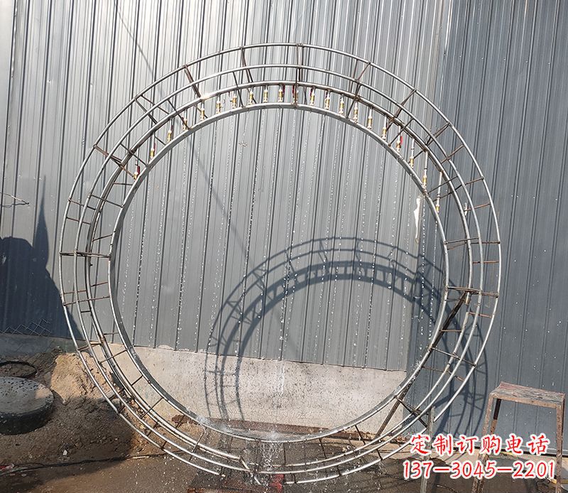 南京圆环的美——不锈钢景观雕塑
