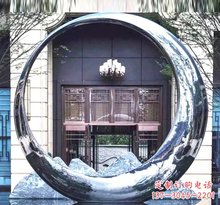 南京不锈钢圆环镜面雕塑