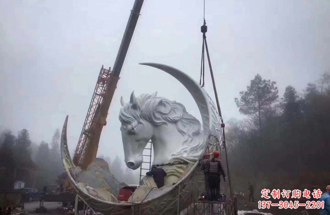 南京不锈钢月亮雕塑