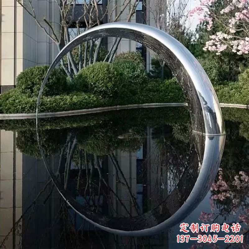 南京不锈钢月亮雕塑璀璨照亮夜空