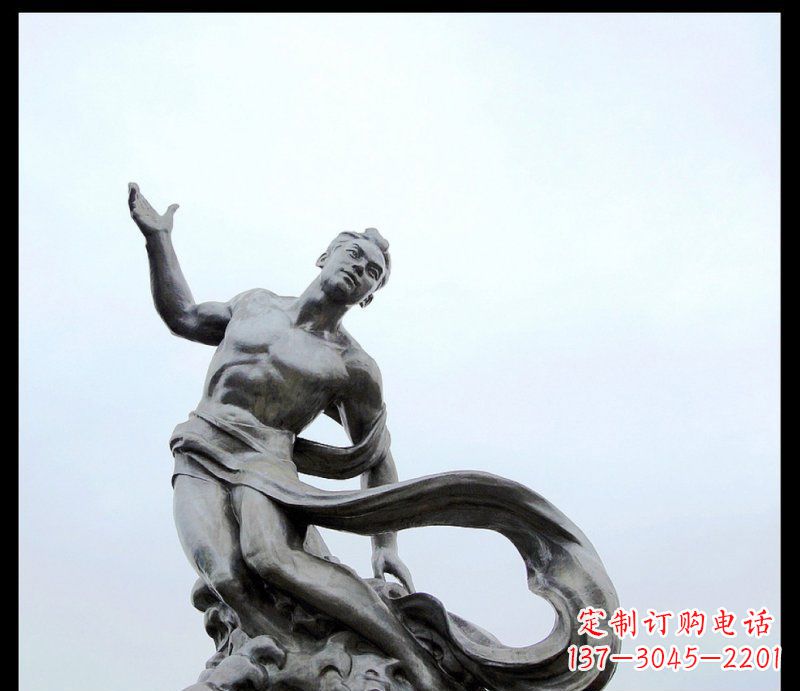 南京浪花上的勇敢者——不锈钢站立的男人雕塑