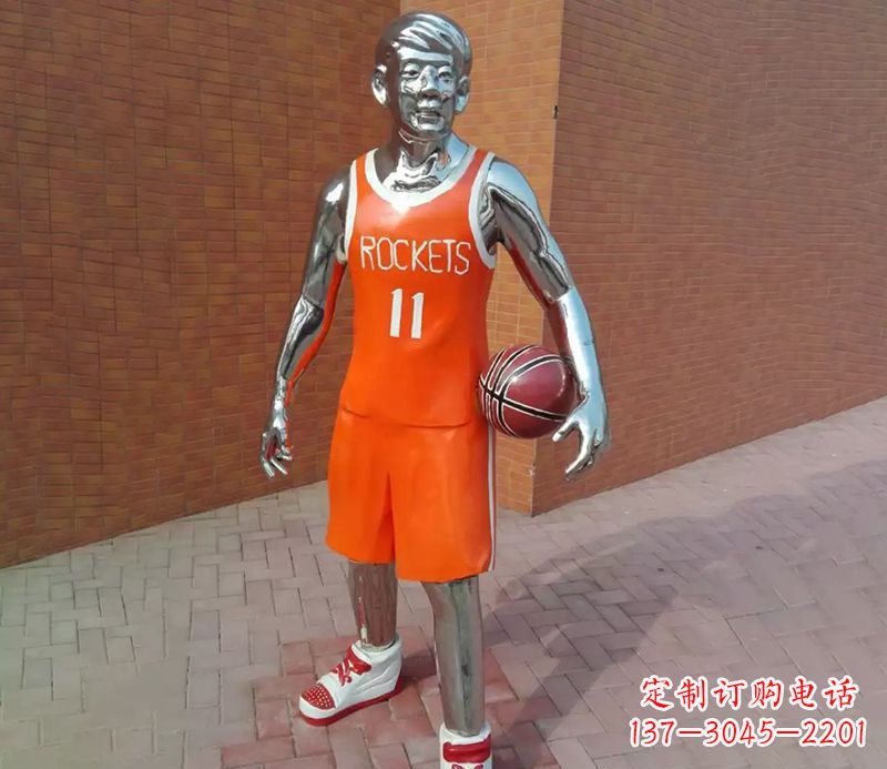 南京精美的足球雕塑