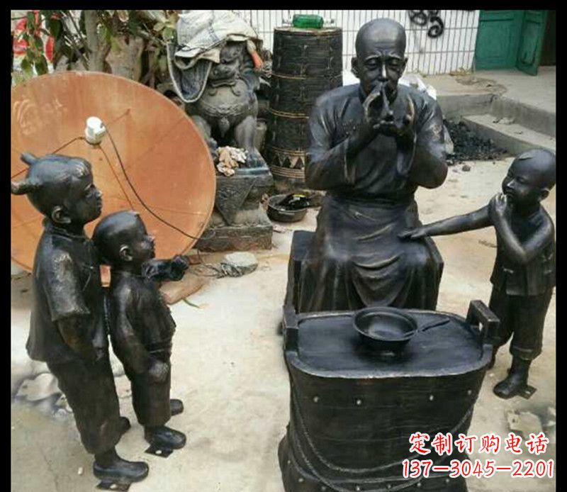 南京糖果街上的铜雕精灵