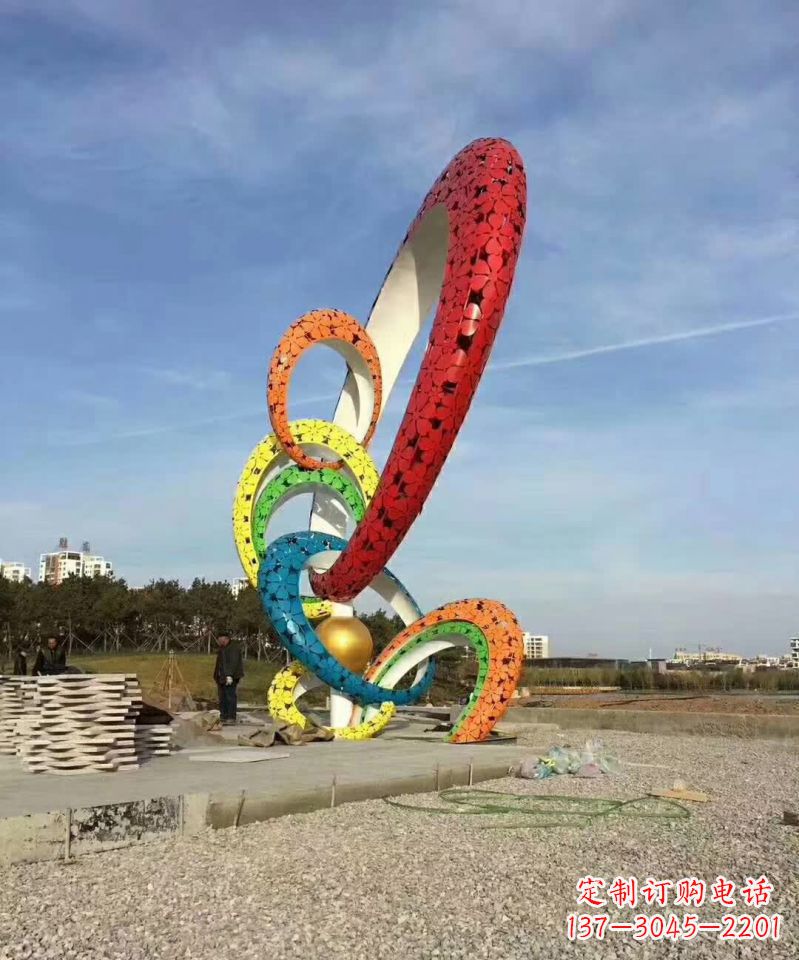 南京彩色不锈钢圆环雕塑极致美学之精品