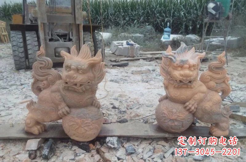 南京踩球小狮子石雕
