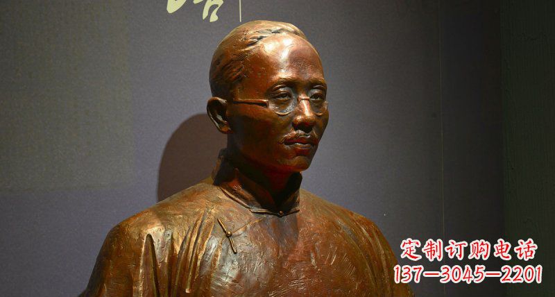 南京蔡元培——一位传奇民族英雄的雕塑