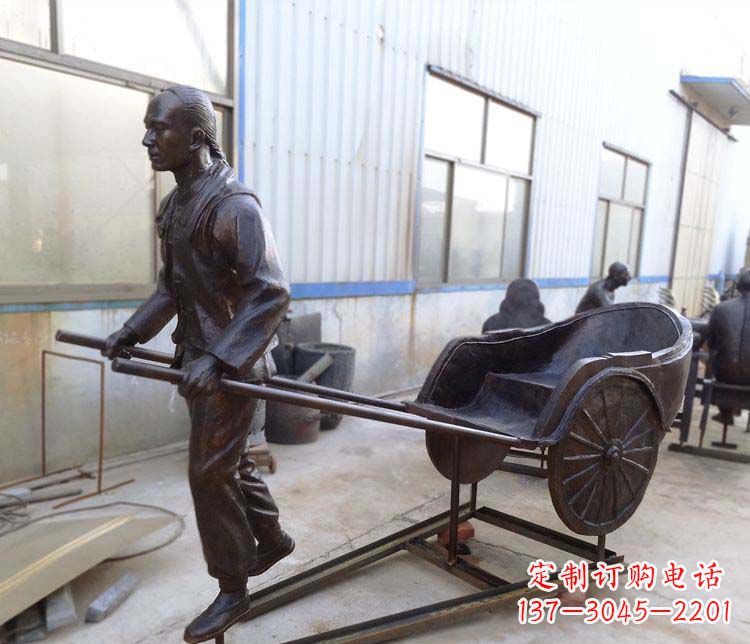 南京青铜车夫雕塑致敬车夫的贡献