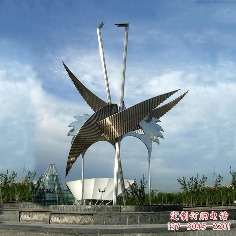 南京城市广场精美仙鹤雕塑