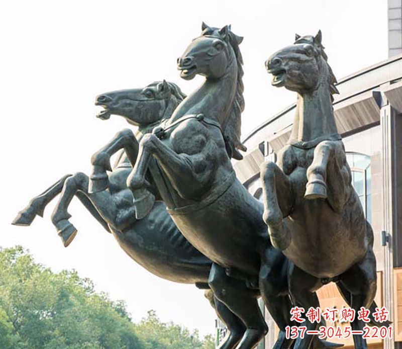 南京城市广场立马马群铜雕