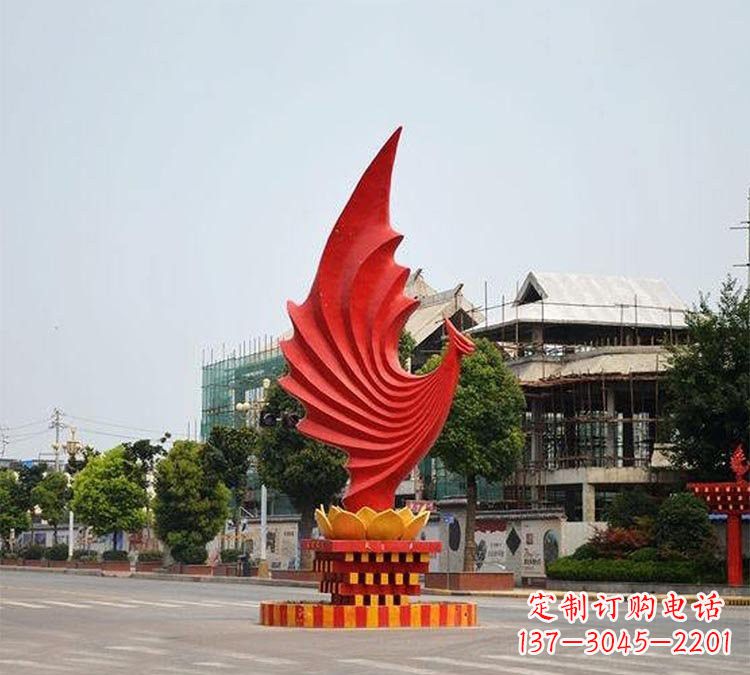 南京凤凰雕塑为城市街边增添美丽