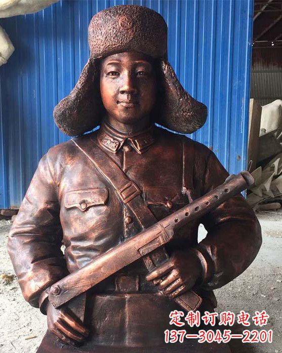 南京雷锋雕塑象征着无私奉献的力量