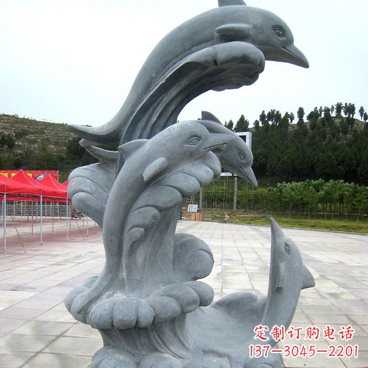 南京海豚雕塑凝聚着美丽与动感