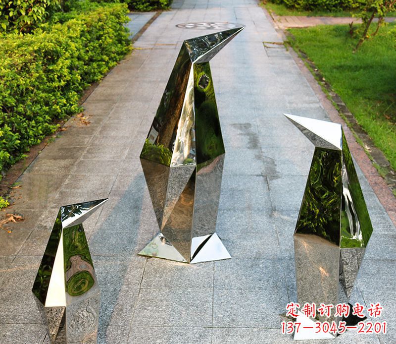 南京精致的抽象不锈钢企鹅雕塑