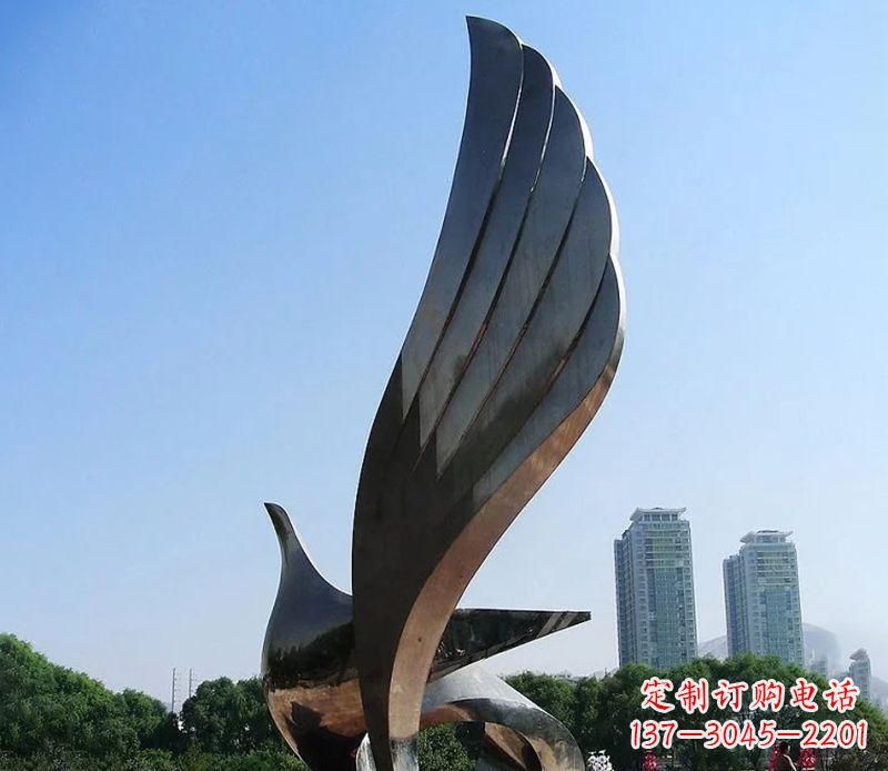 南京不锈钢翅膀雕塑象征着自由的美