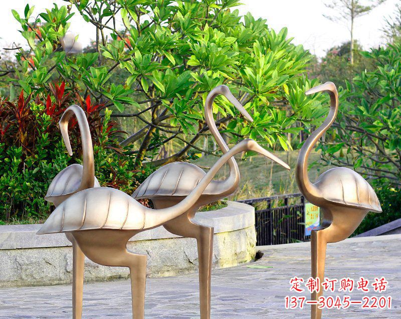 南京丹顶鹤雕塑传承悠久的中国传统艺术