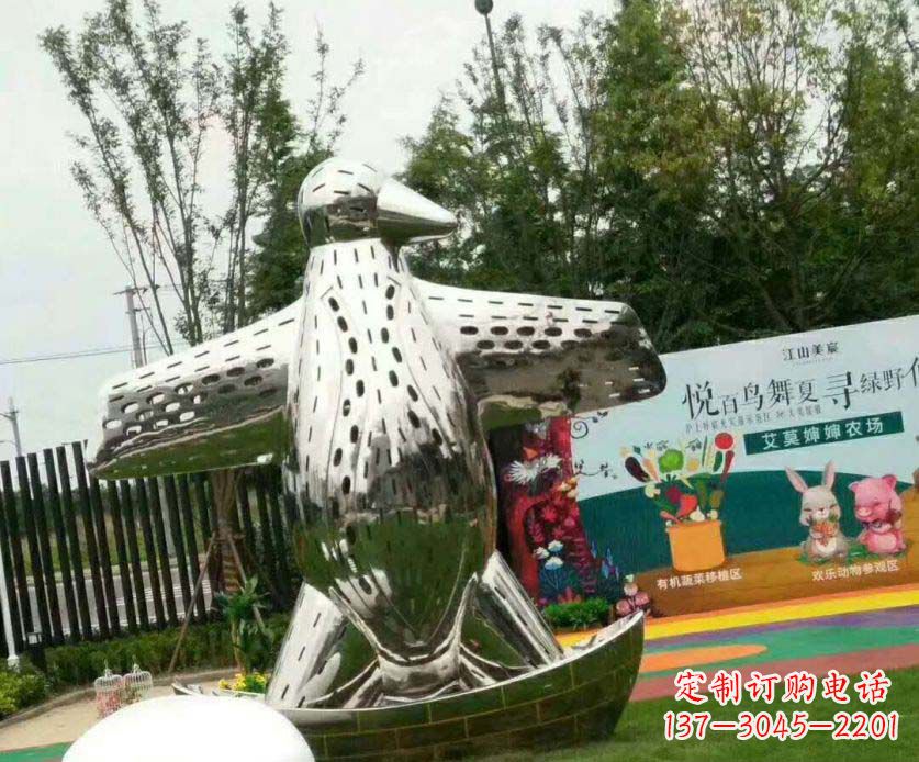 南京企鹅的精美雕塑